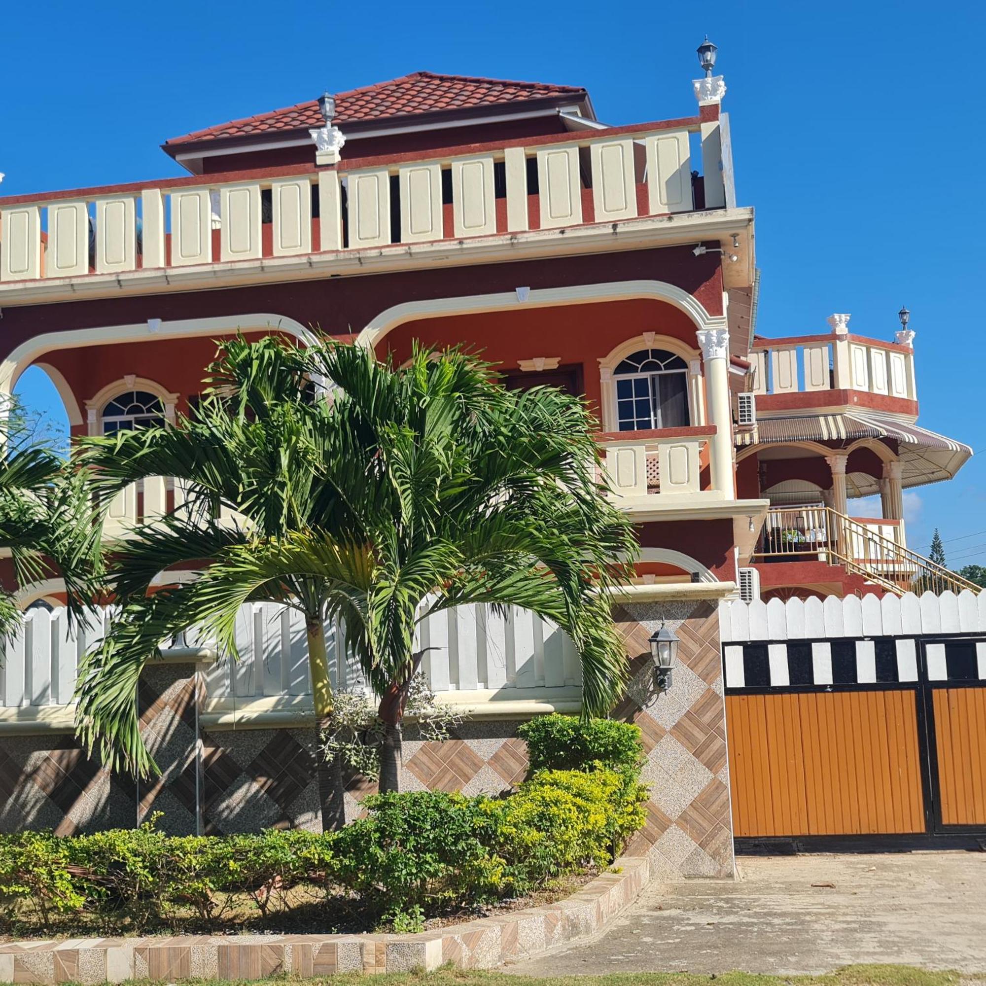Paradise Place Grande Villa