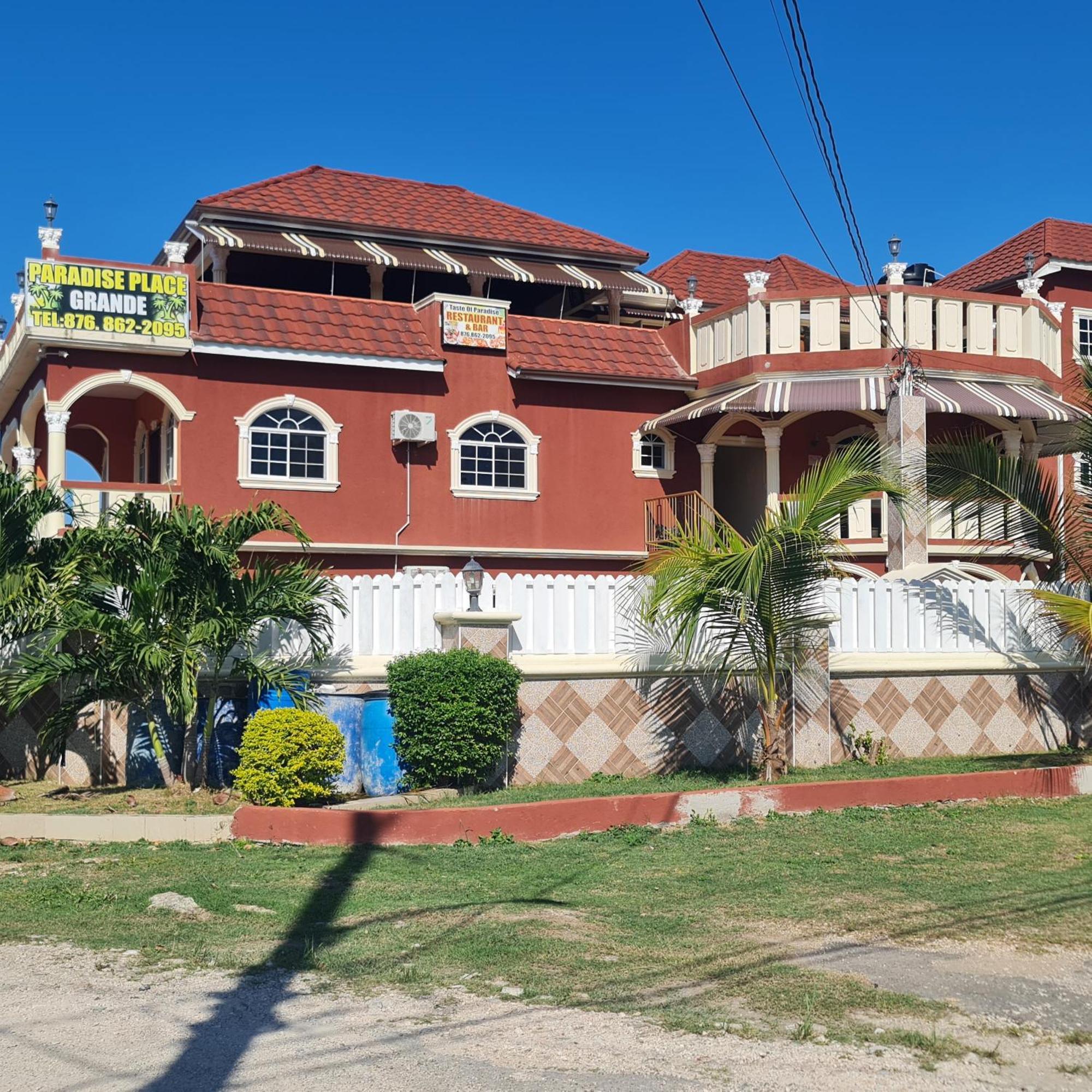 Paradise Place Grande *